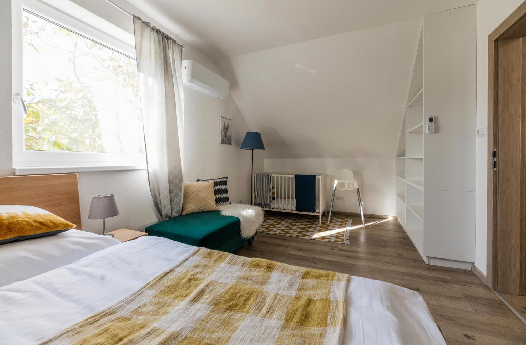 Vila Rekreacni Dum U Jezer, Milovice 6 Exteriér fotografie